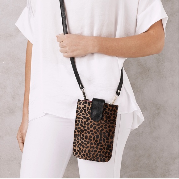 Carolina XL Mobile Phone Holder Giraffe - Picture 3 of 6